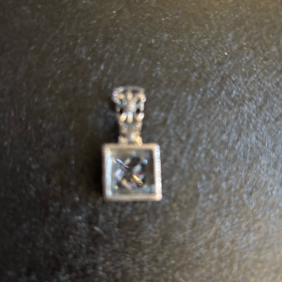Silpada .925 Silver and CZ “Uptown” pendant EUC - Picture 3 of 5